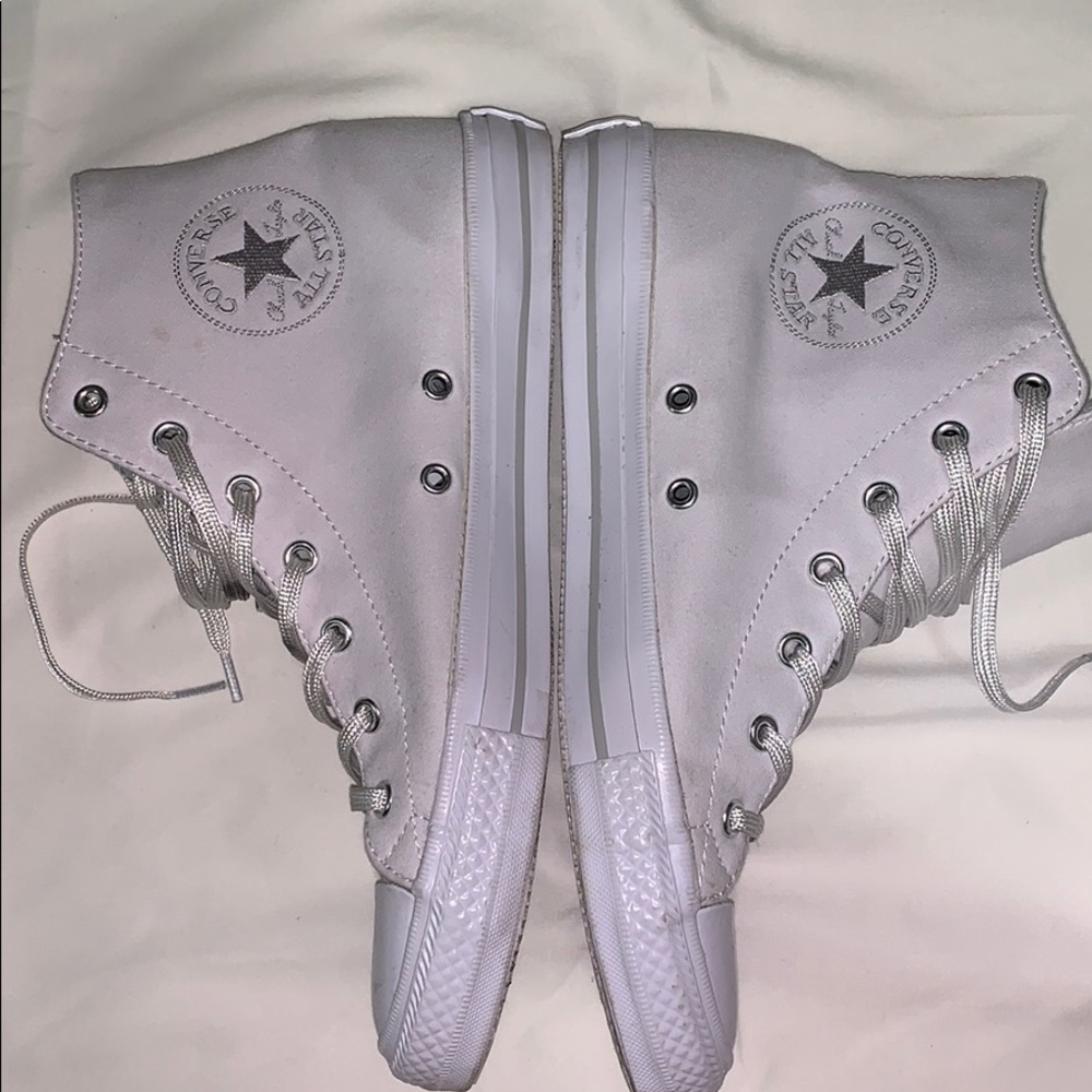 Converse sneaker